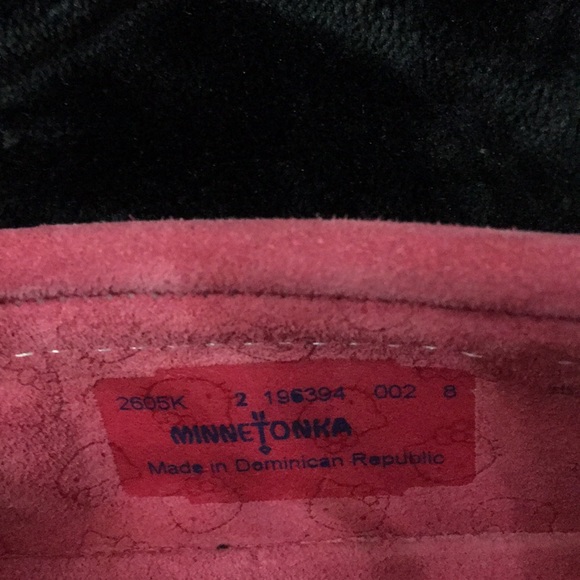 Minnetonka moccasins Hello Kitty girls size 2 - Picture 4 of 5